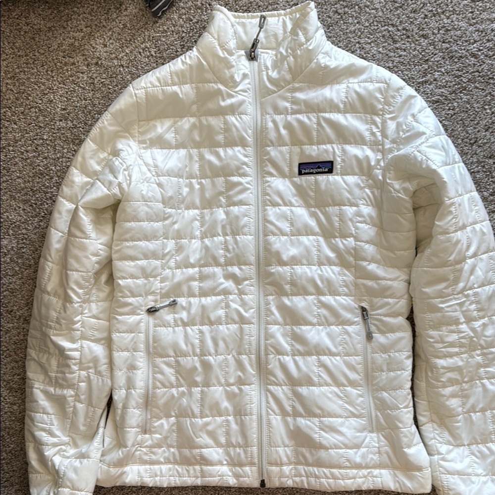 Patagonia Women's White Quilted Jacket